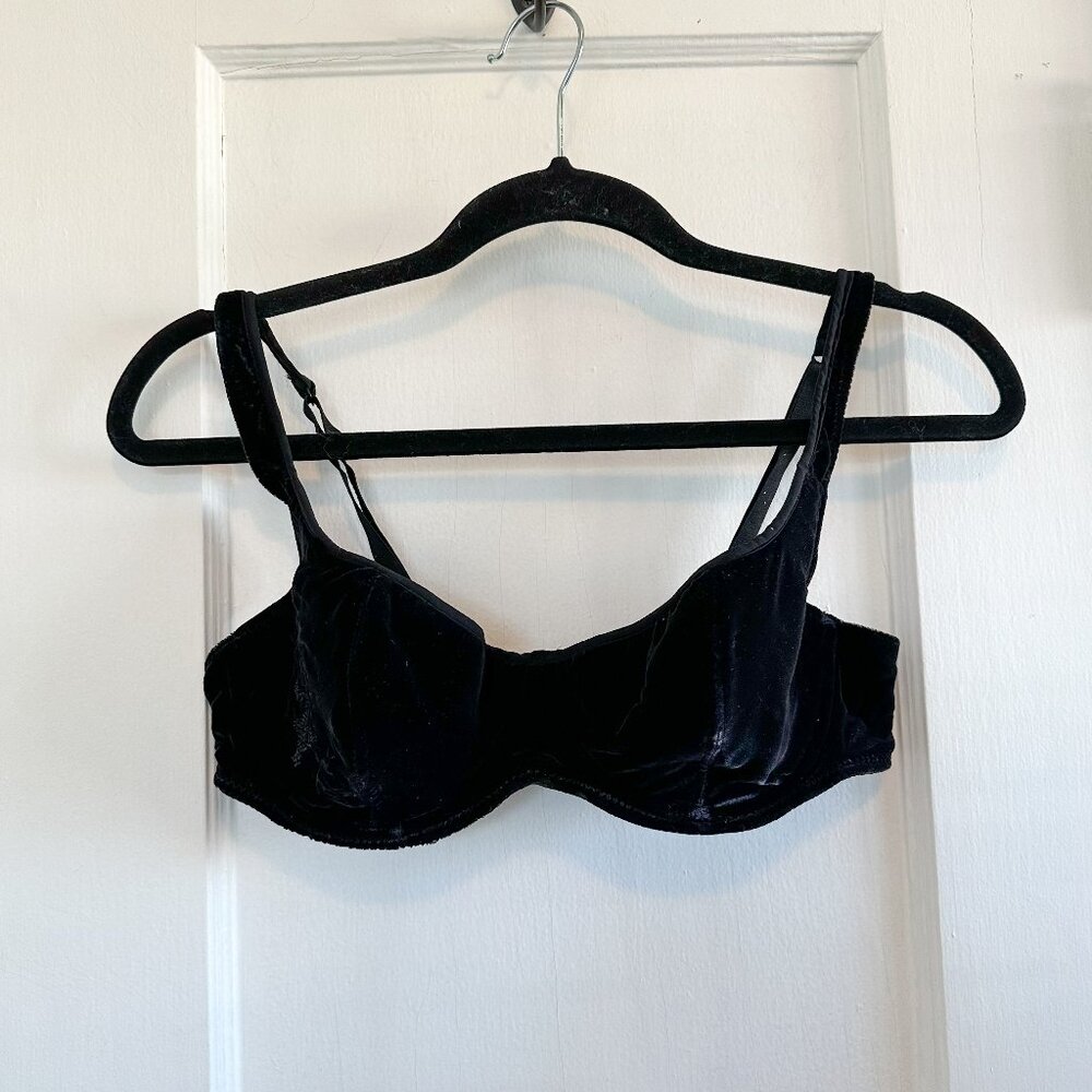 Victoria's Secret | Velvet Black Lined Embroidered Luxury Bra‎ 36C